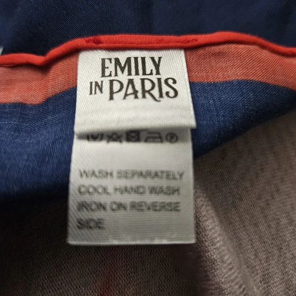 My beacy side Emily in Paris Chou Chou scarf - Picture 5 of 8